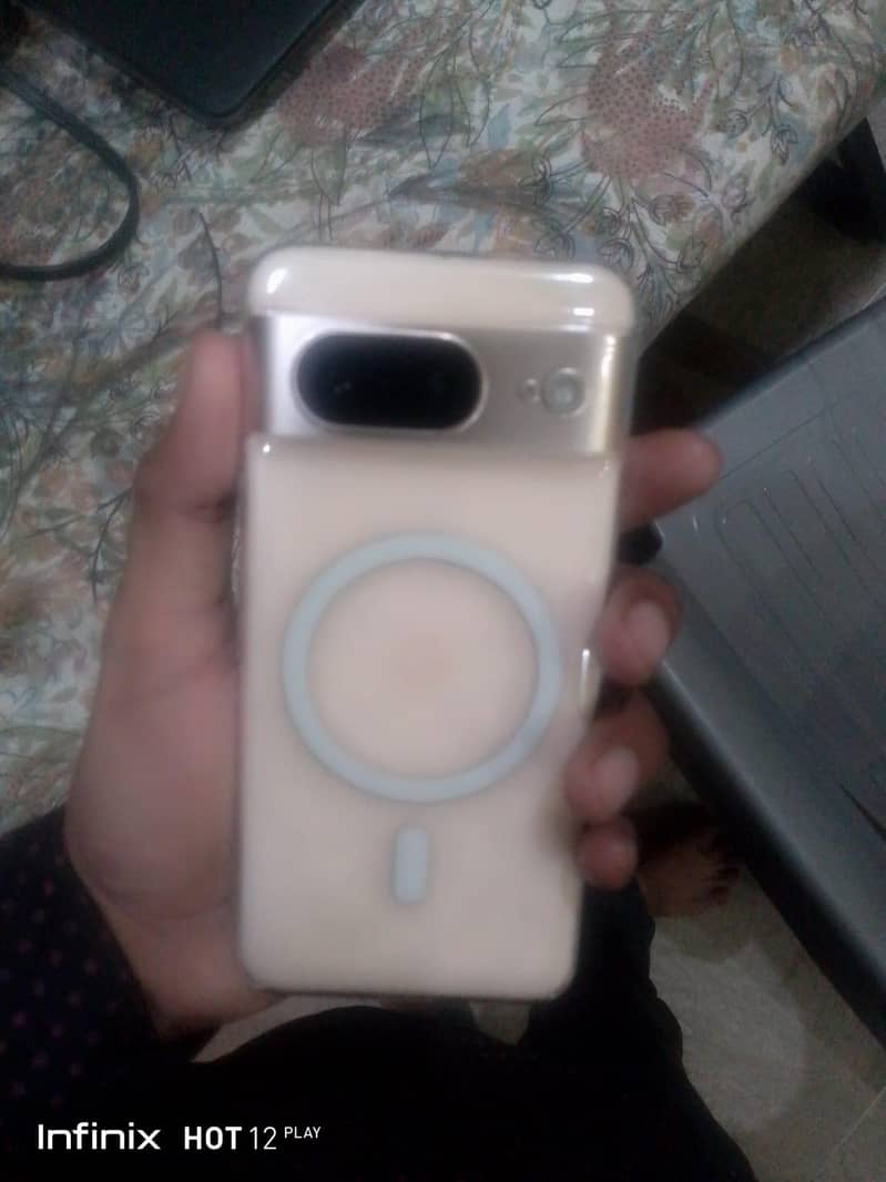 Google Pixel 8 3