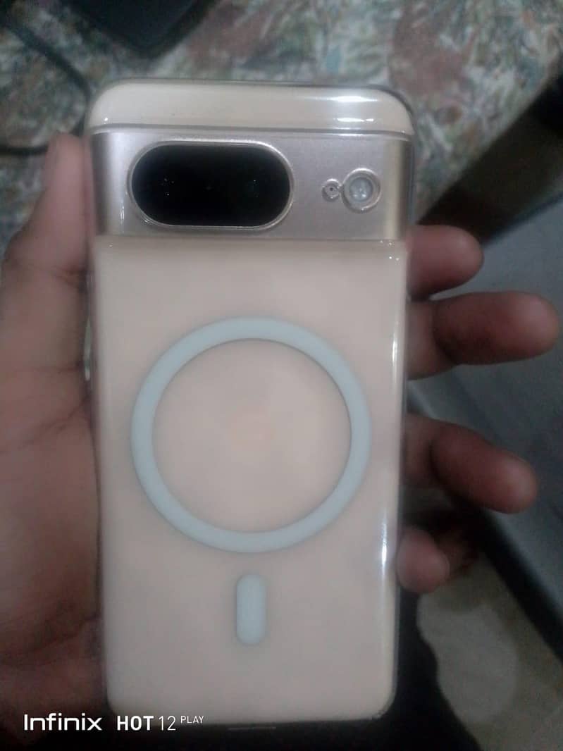 Google Pixel 8 4