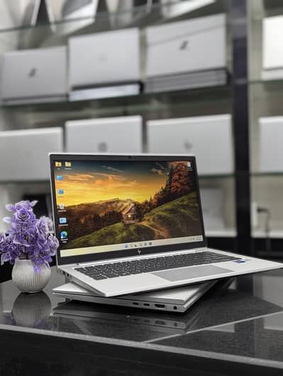 HP EliteBook G8 | i7-11th Gen | 16gb Ram | 256gb Nvme |