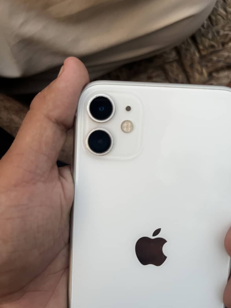 Apple iPhone 11 3