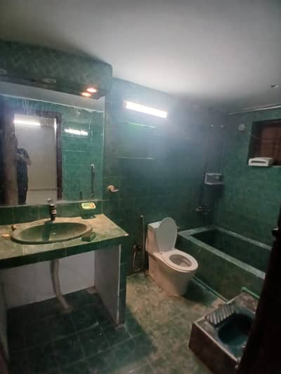 IQBAL TOWN : 10 MARLA HOUSE FOR RENT KAMRAN BLOCK