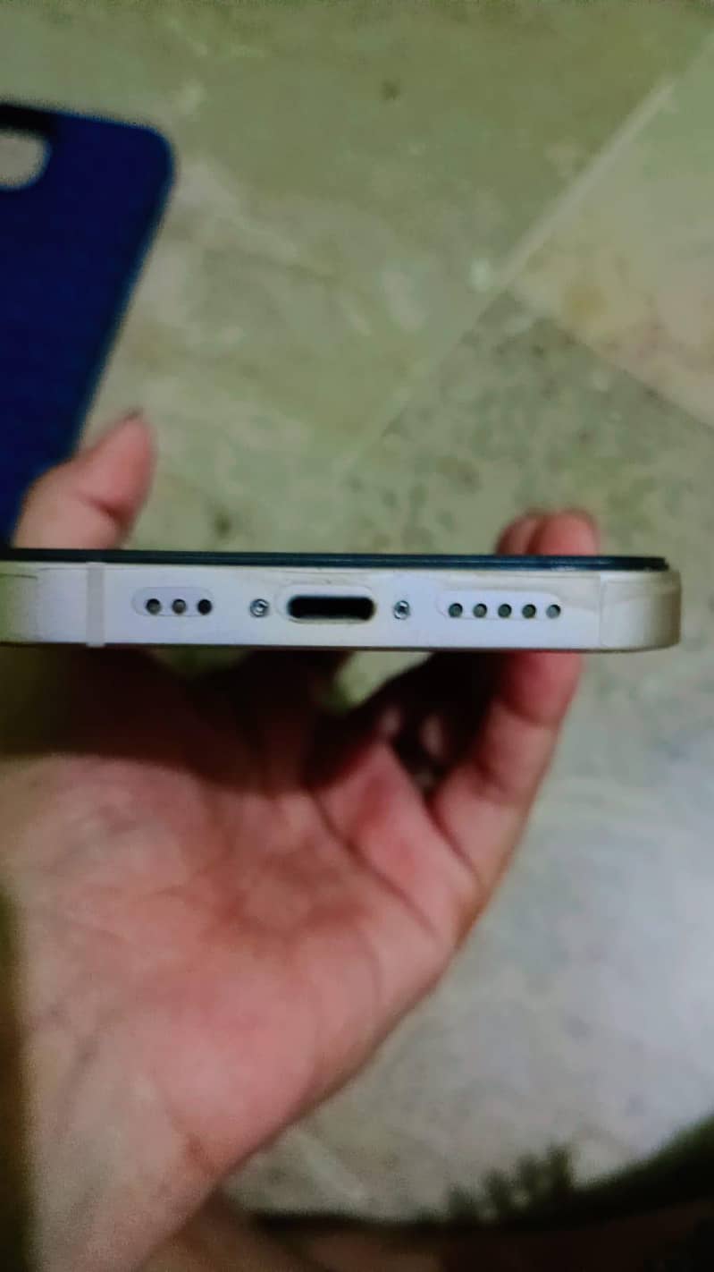 Apple iPhone 13 1