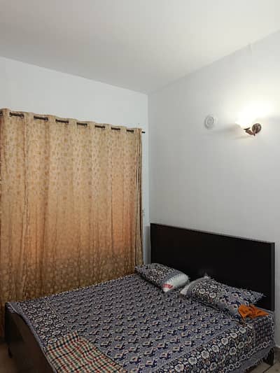 FOR SALE HOUSE 10 MARLA DOUBLE STOREY MARBLE WOOD WORK FLOOR BEAUTIFUL HOUSE TOP LOCATION MAIN COLLEGE ROAD NEAR GONDAL CHOWK TOWNSHIP LAHORE GOOD INVESTMENT TIME