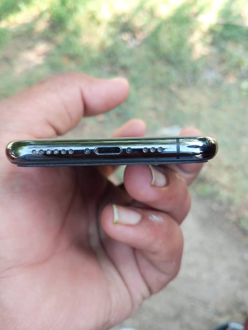 Apple iPhone 11 3