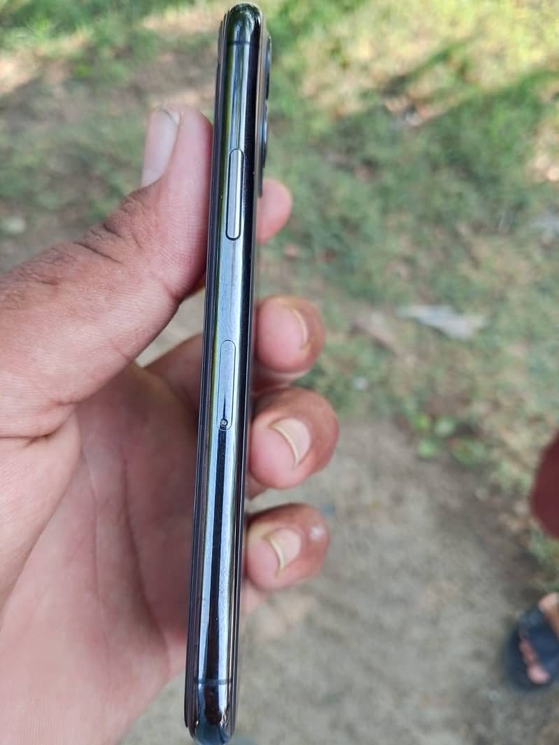 Apple iPhone 11 5