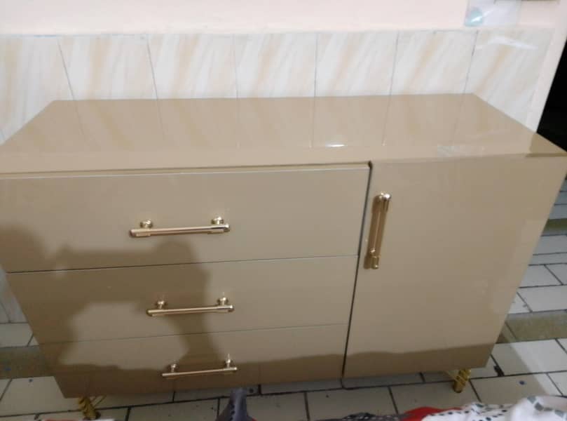 Dressing Table 0