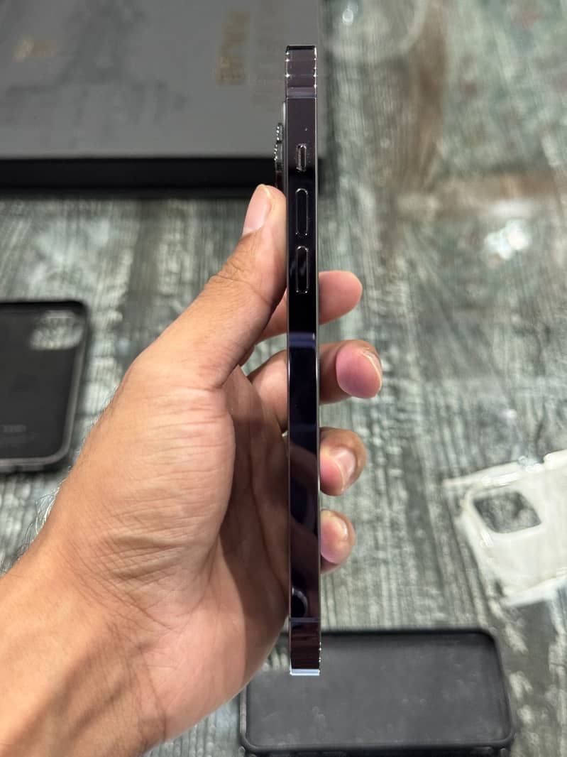 Apple iPhone 14 Pro Max 4