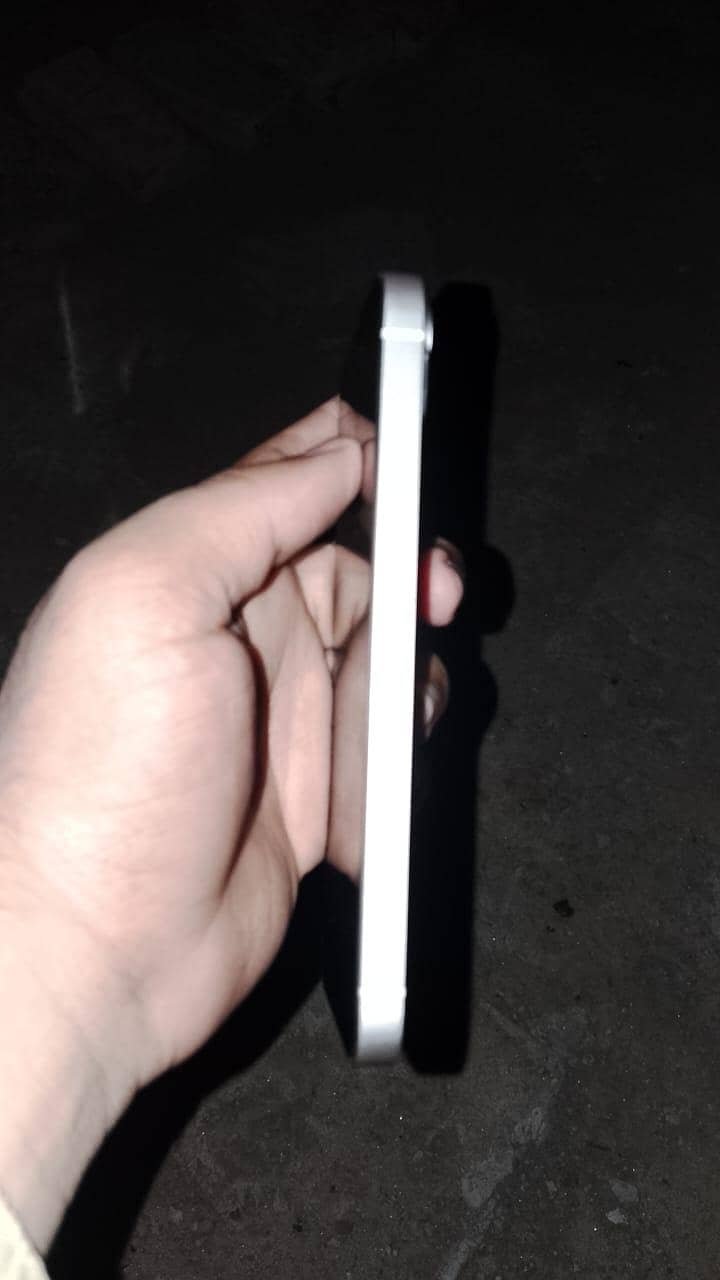 Apple iPhone 13 3