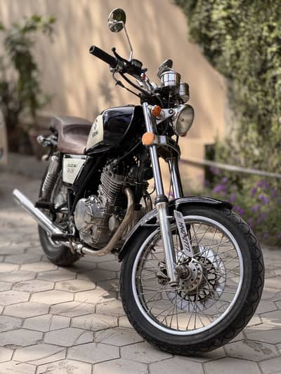Suzuki GN-250 for sale, just push the button and drive
