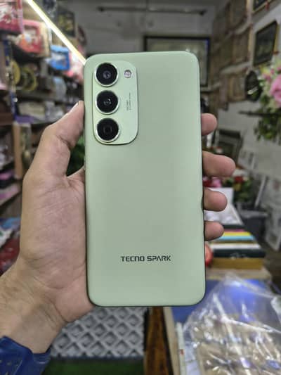 Tecno Spark 40 pro plus 8/256 Urgent sale
