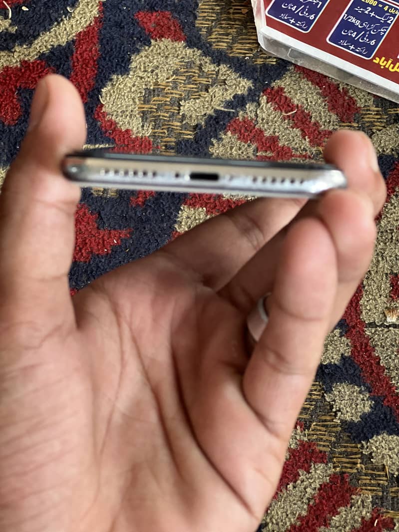 Apple iPhone X 3