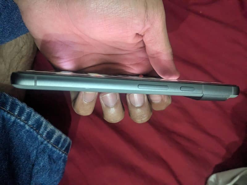 Google Pixel 8 4