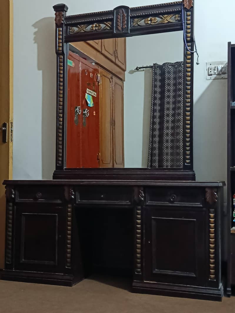 dressing table 0