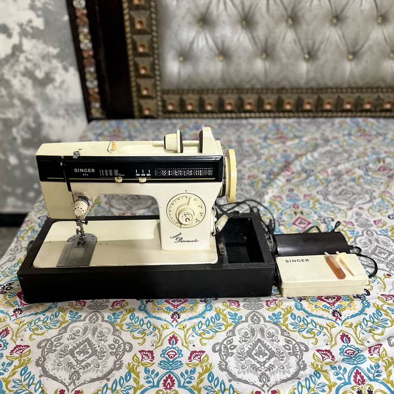 Singer Sewing Machine 3