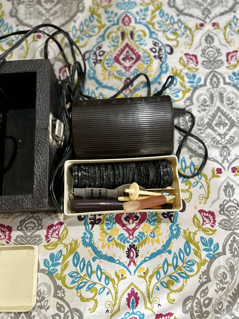 Singer Sewing Machine 5