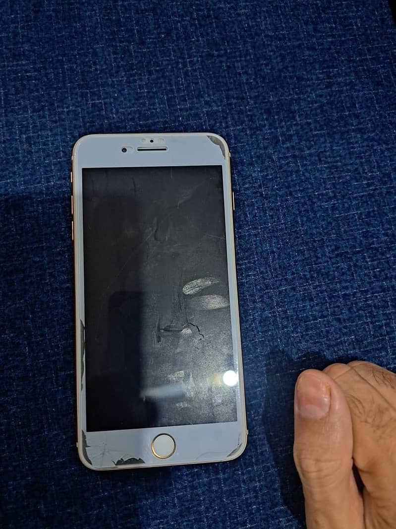 Apple iPhone 8 Plus 3