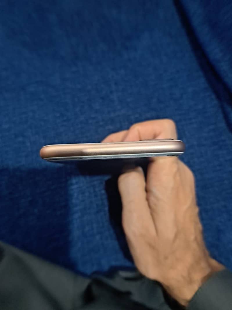 Apple iPhone 8 Plus 5