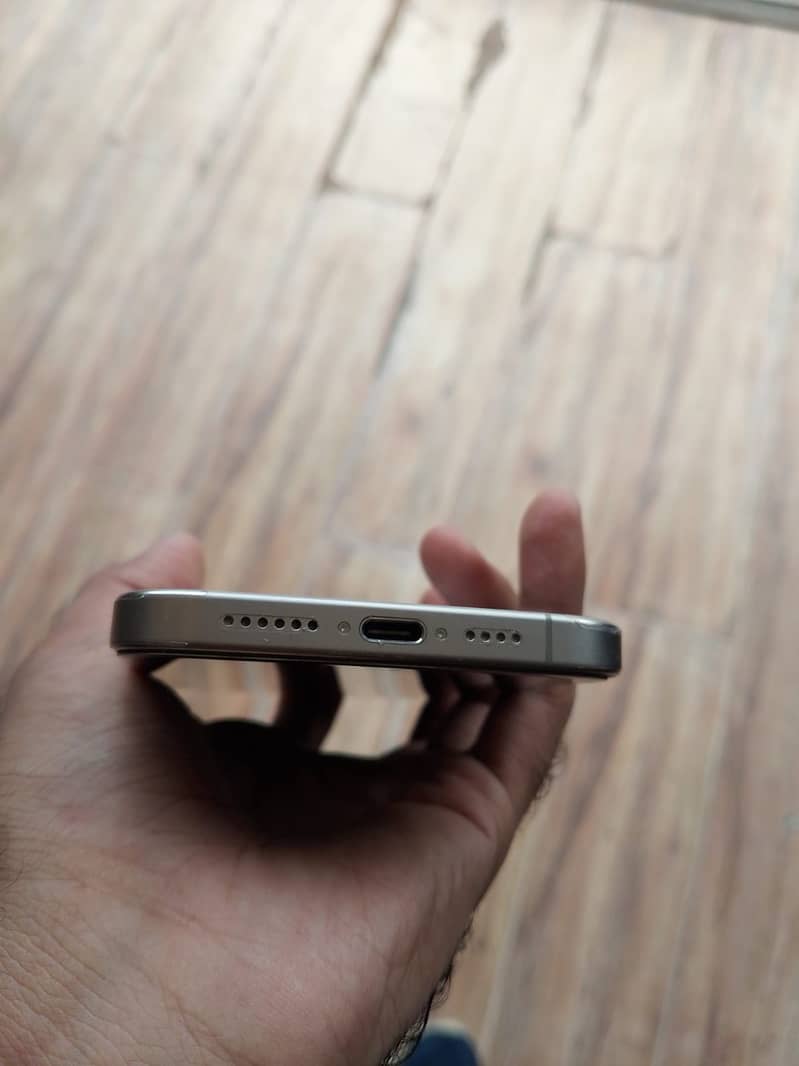 iPhone 15pro max 4