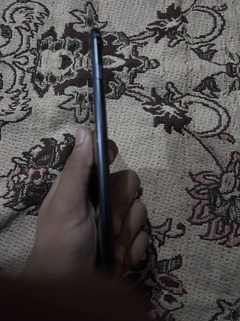 Apple iPhone 7 Plus 1