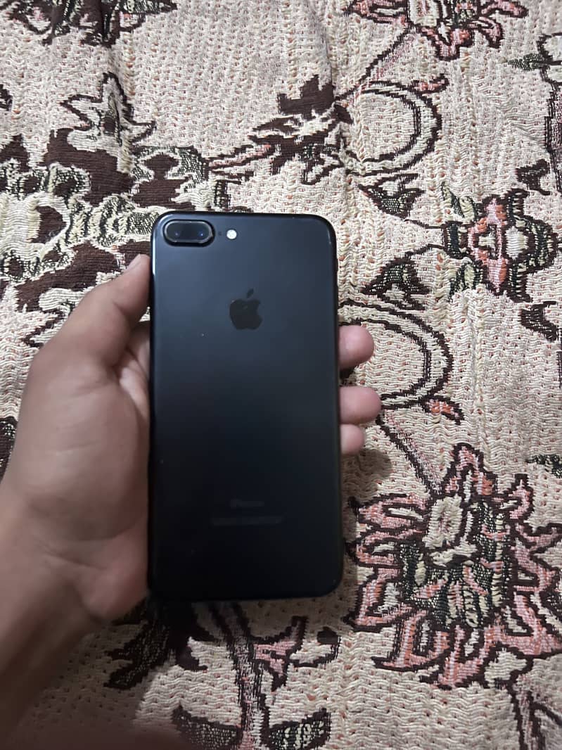 Apple iPhone 7 Plus 2