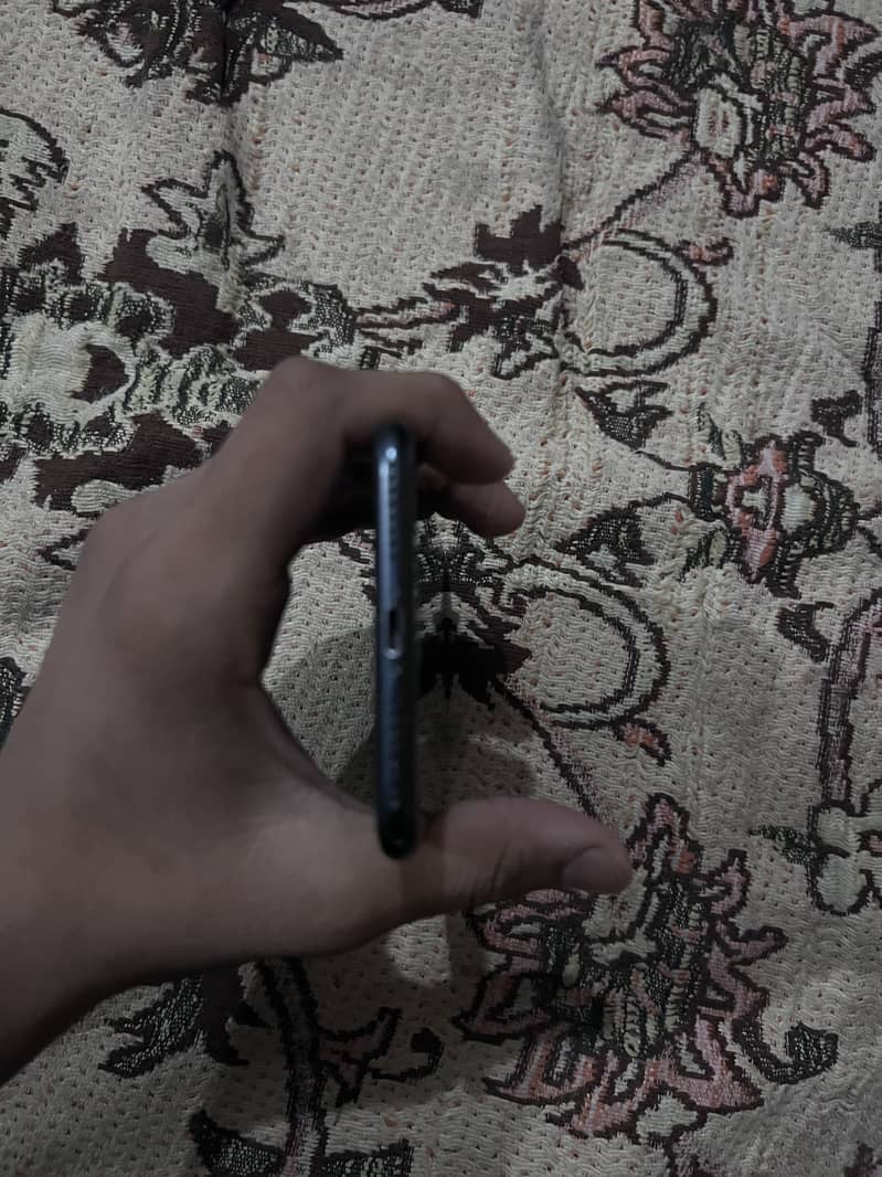 Apple iPhone 7 Plus 5