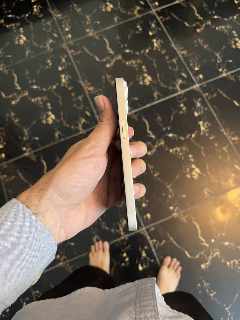 Apple iPhone 14 3