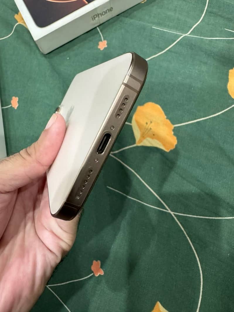 Iphone 16 Pro Max 4