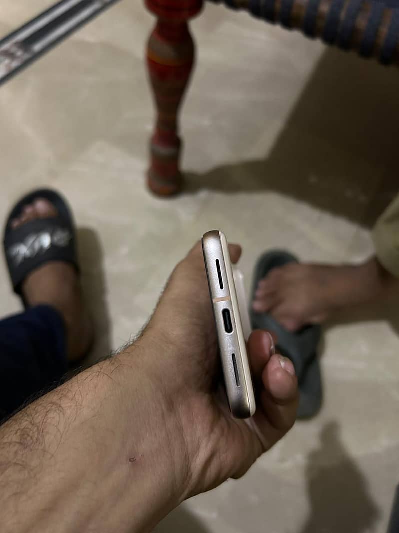 Google Pixel 8 2