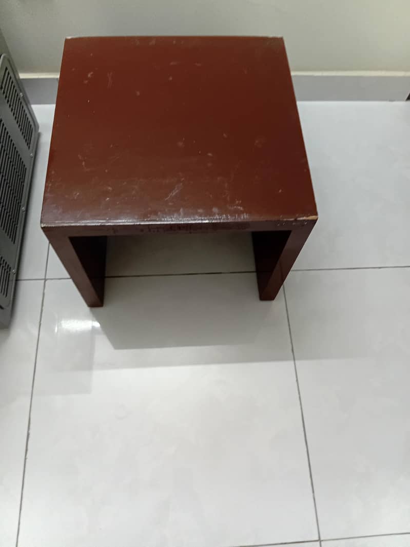 side table 0