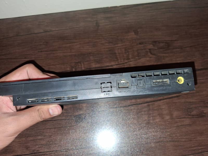 PlayStation 2 + 2 Controllers 2