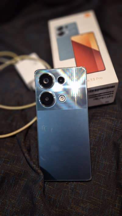 Redmi note 13 pro (8gb)+(256gb) 67 wat charger 5000 mah battery