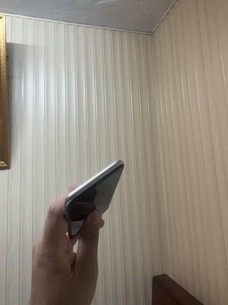 Apple iPhone X 5