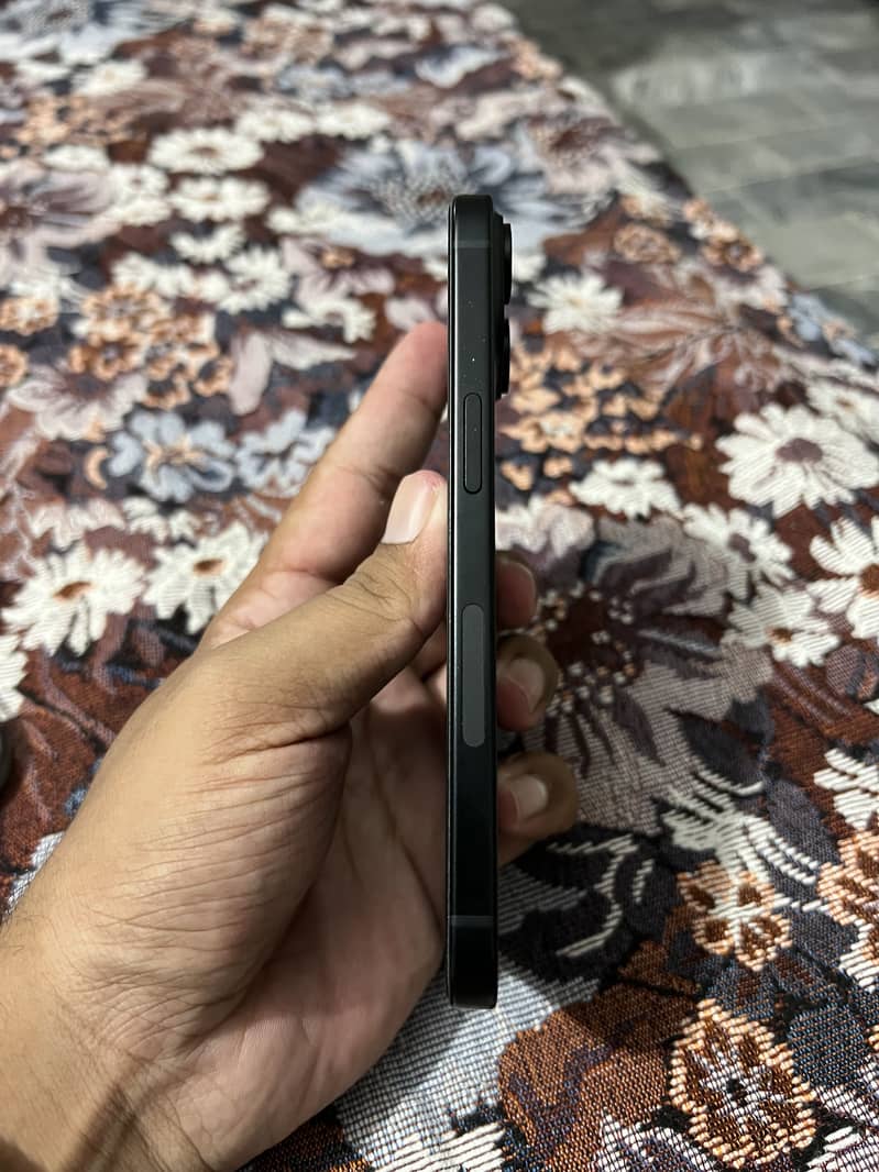 Apple iPhone 15 5