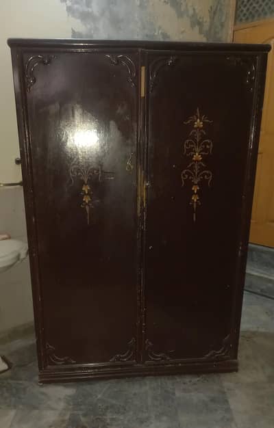Almari has used double door 03364618130 buy now