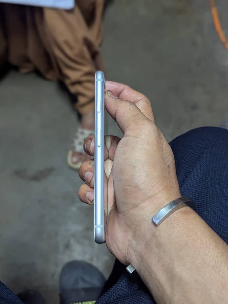Apple iPhone 8 2