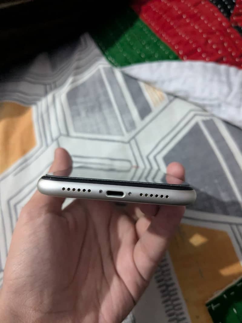 Apple iPhone 11 2