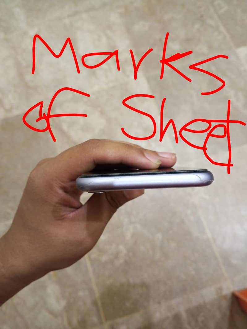Apple iPhone 11 4