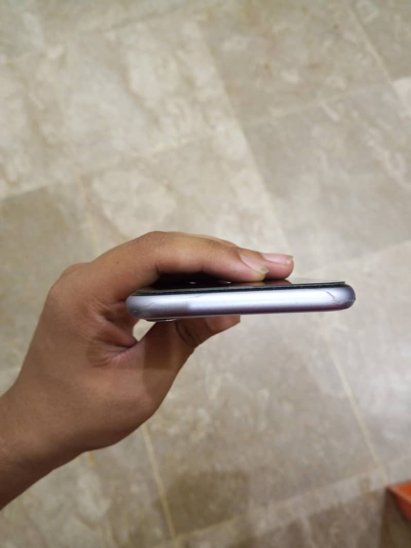 Apple iPhone 11 5