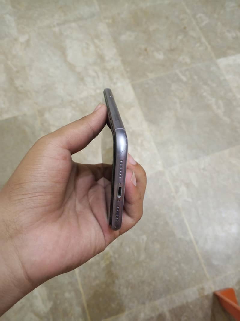 Apple iPhone 11 6