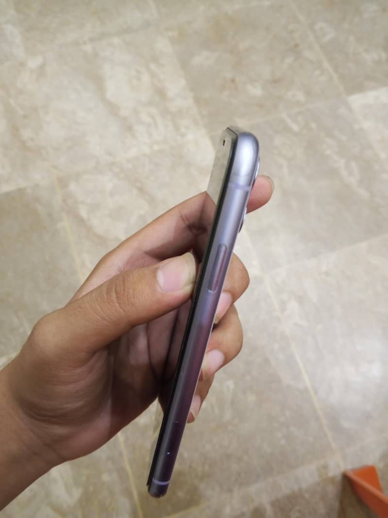 Apple iPhone 11 8