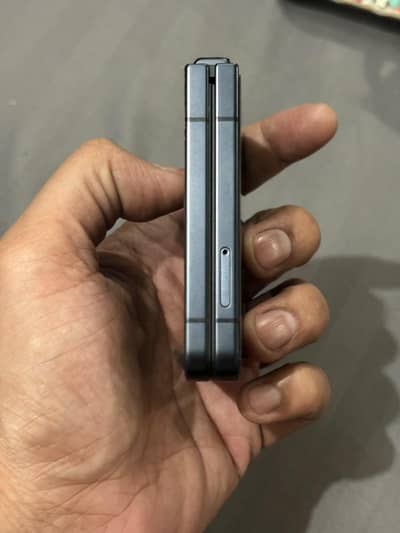 Samsung Mobile Z Flip 7