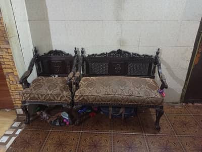 Used muglai sofa