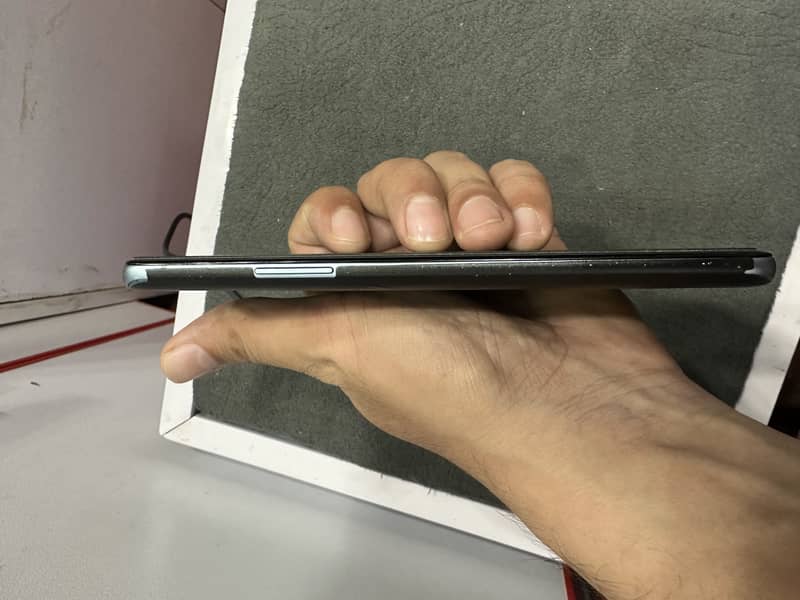 One Plus 9R 1