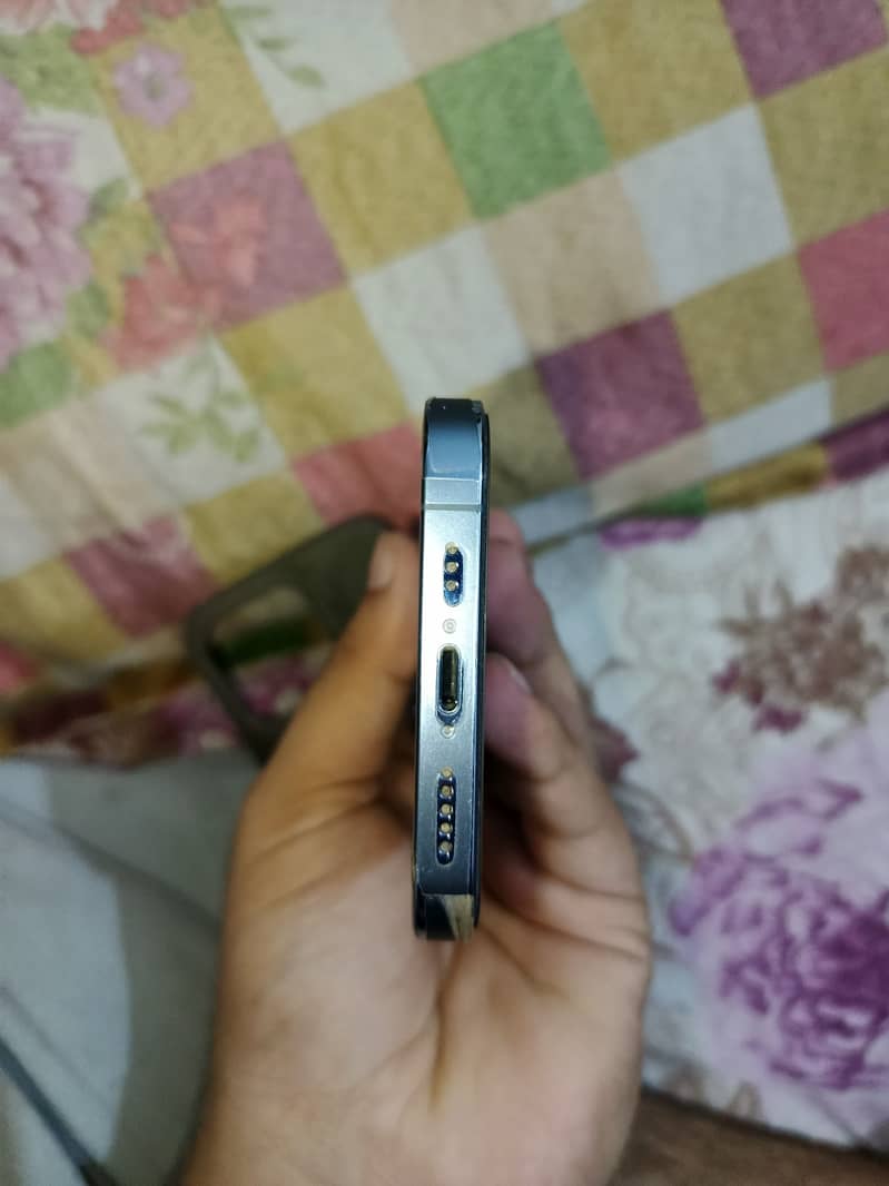 Apple iPhone 13 Pro 1