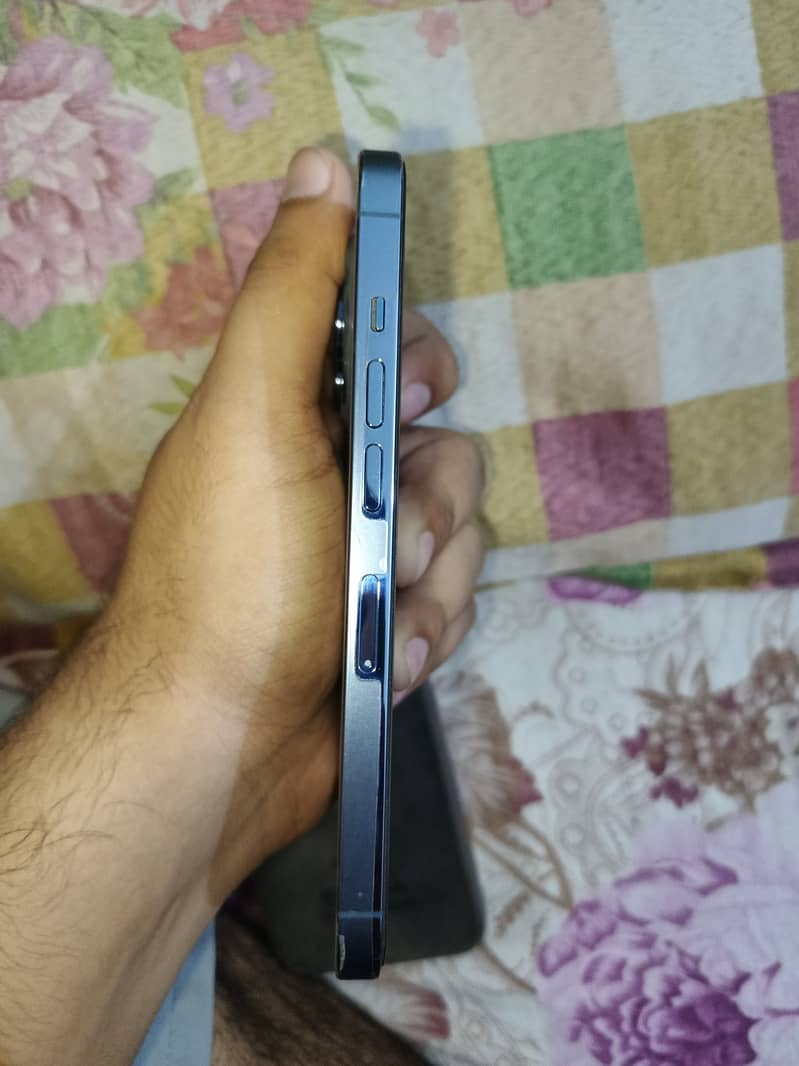 Apple iPhone 13 Pro 2
