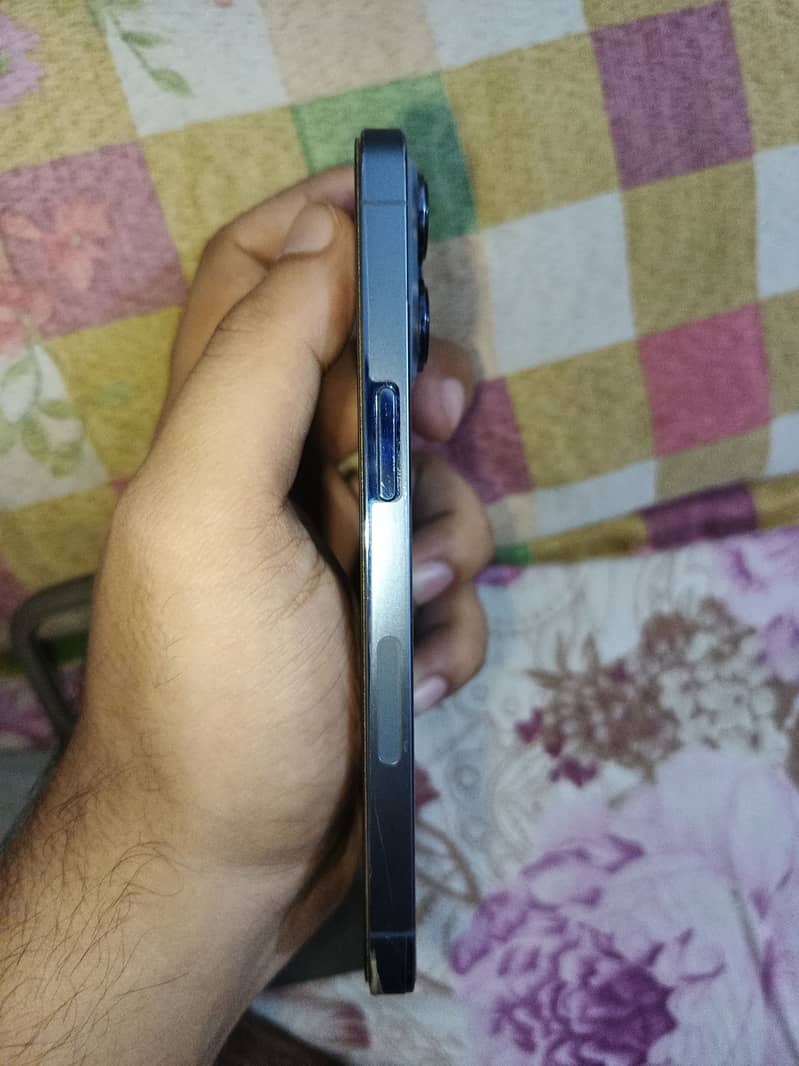 Apple iPhone 13 Pro 6