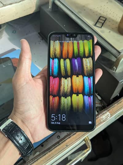 Huawei P20 Lite 4/64 good phone no issue