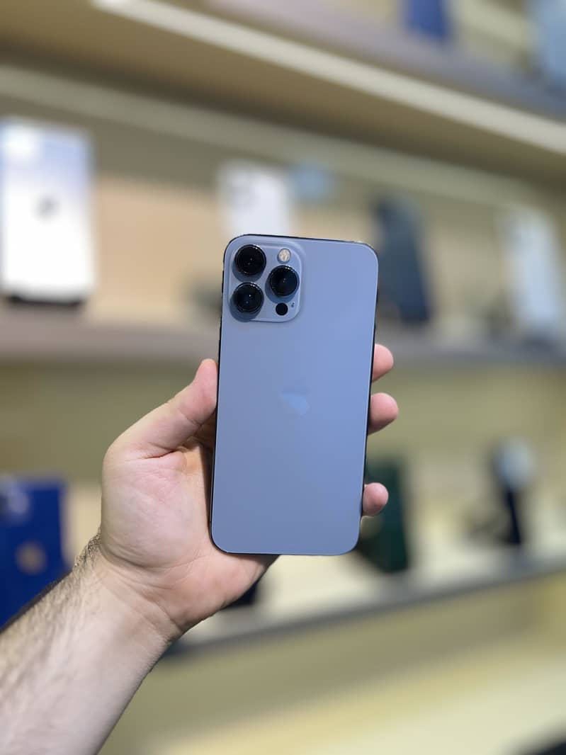 Apple iPhone 13 Pro Max 0