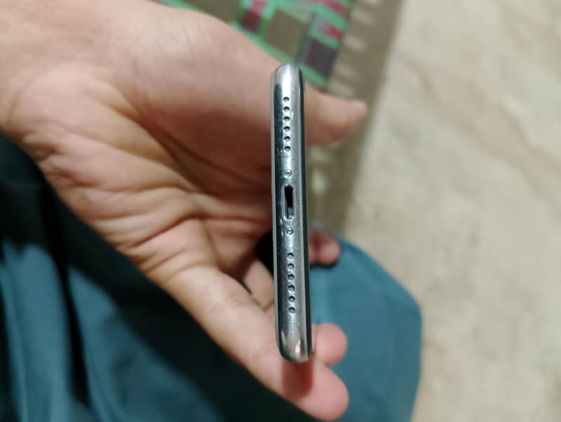 Apple iPhone X 10