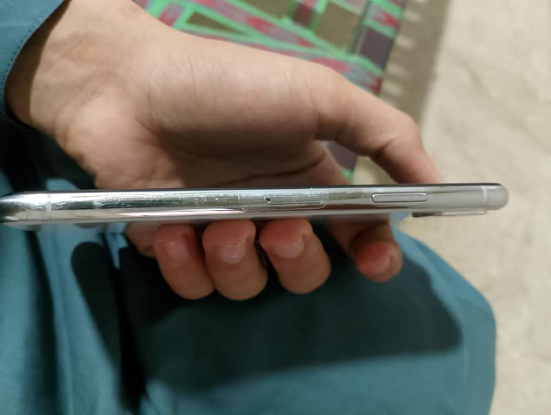 Apple iPhone X 11
